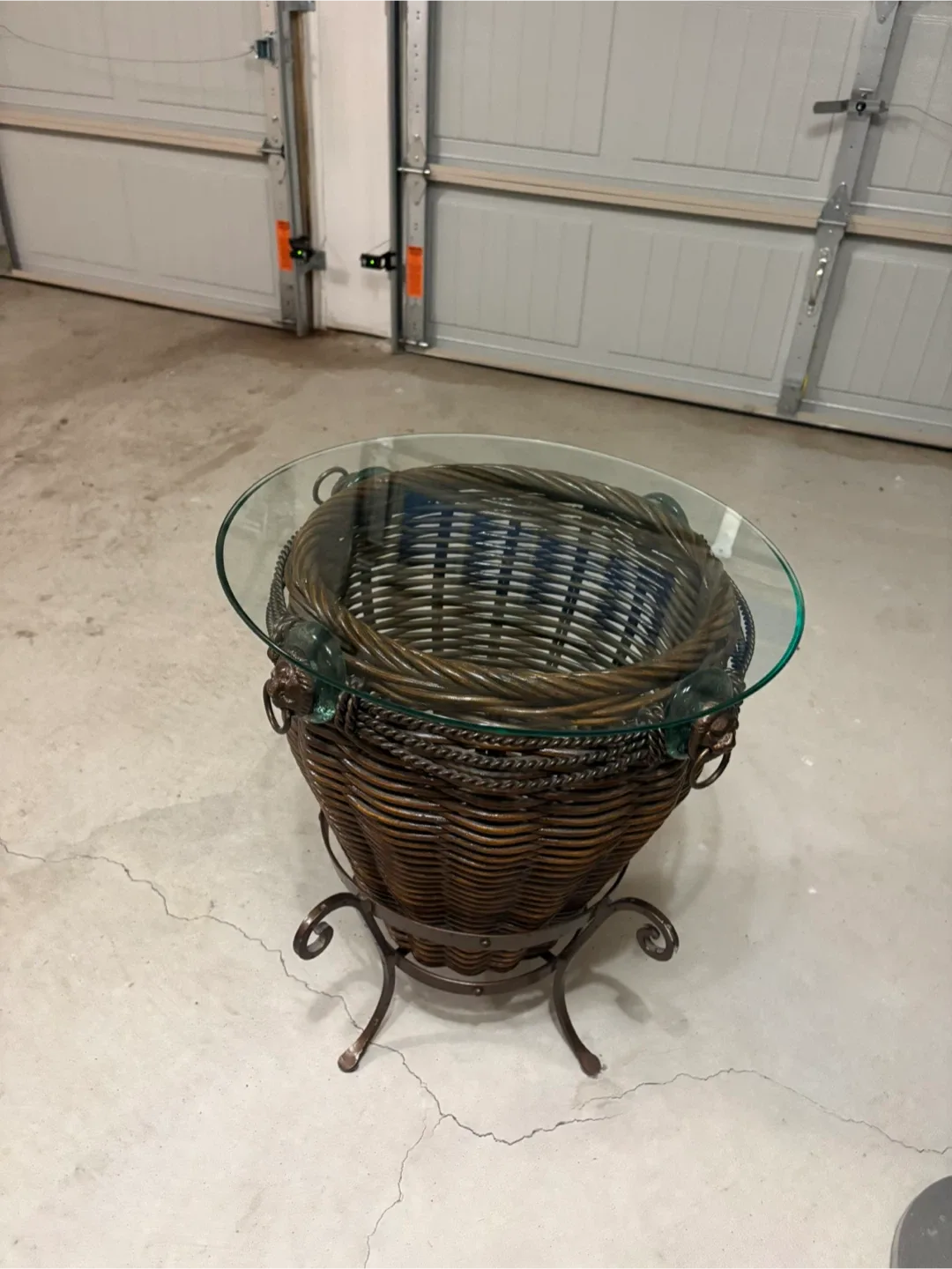 Wicker Basket Side Table with Glass Top image indicator(2)