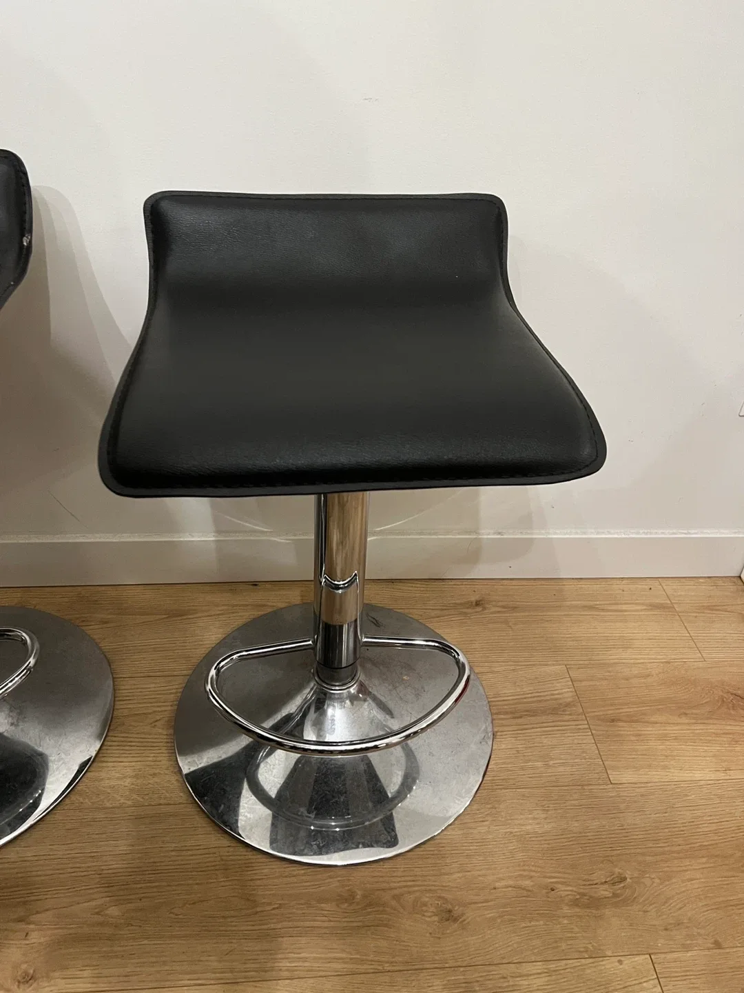 Set of 2 Black Bar Stools thumbnail