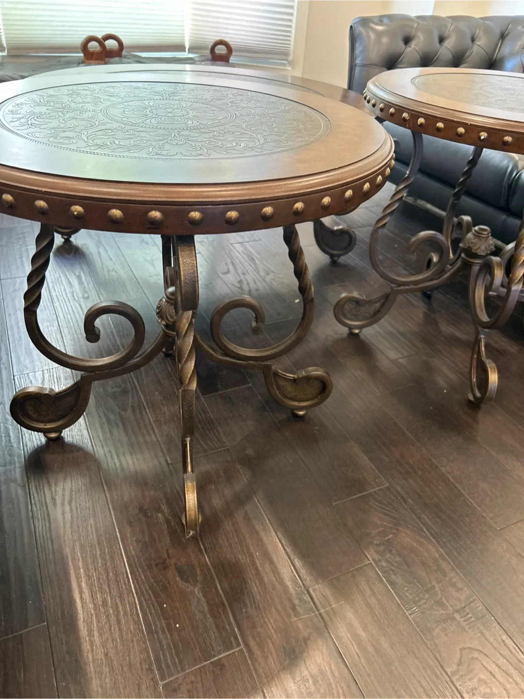 Round Coffee Table set with Metal Base 🧡 image indicator(4)