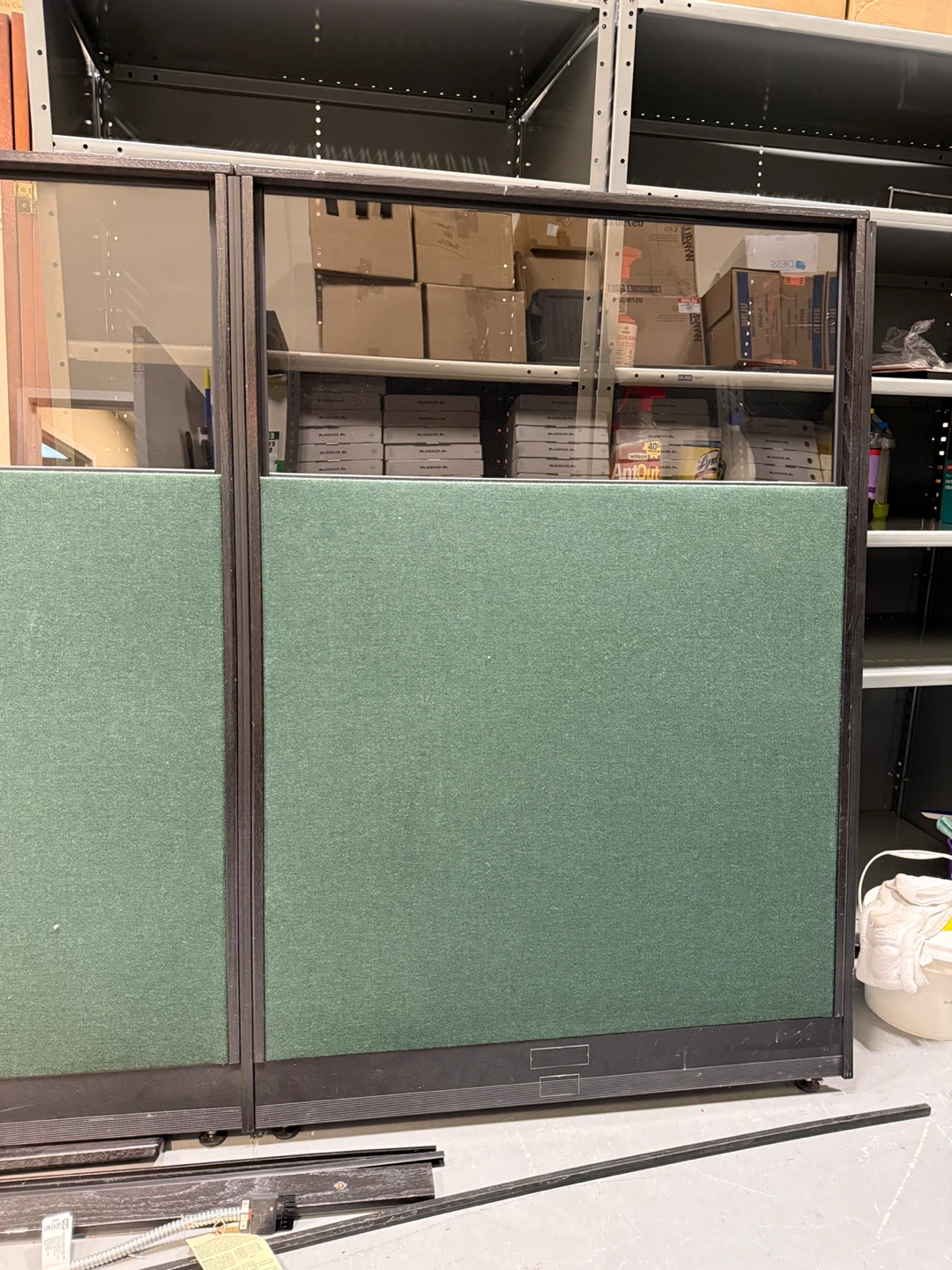 Office Cubicle Partition - Green Fabric & Glass - photo 2