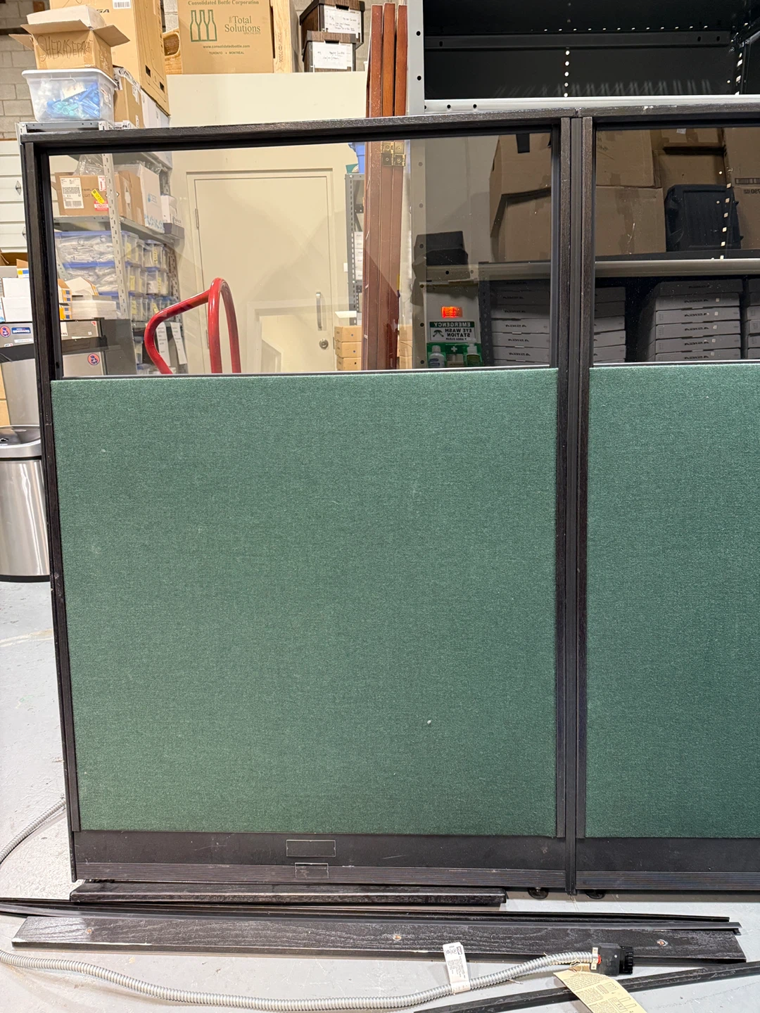 Office Cubicle Partition - Green Fabric & Glass - photo 3