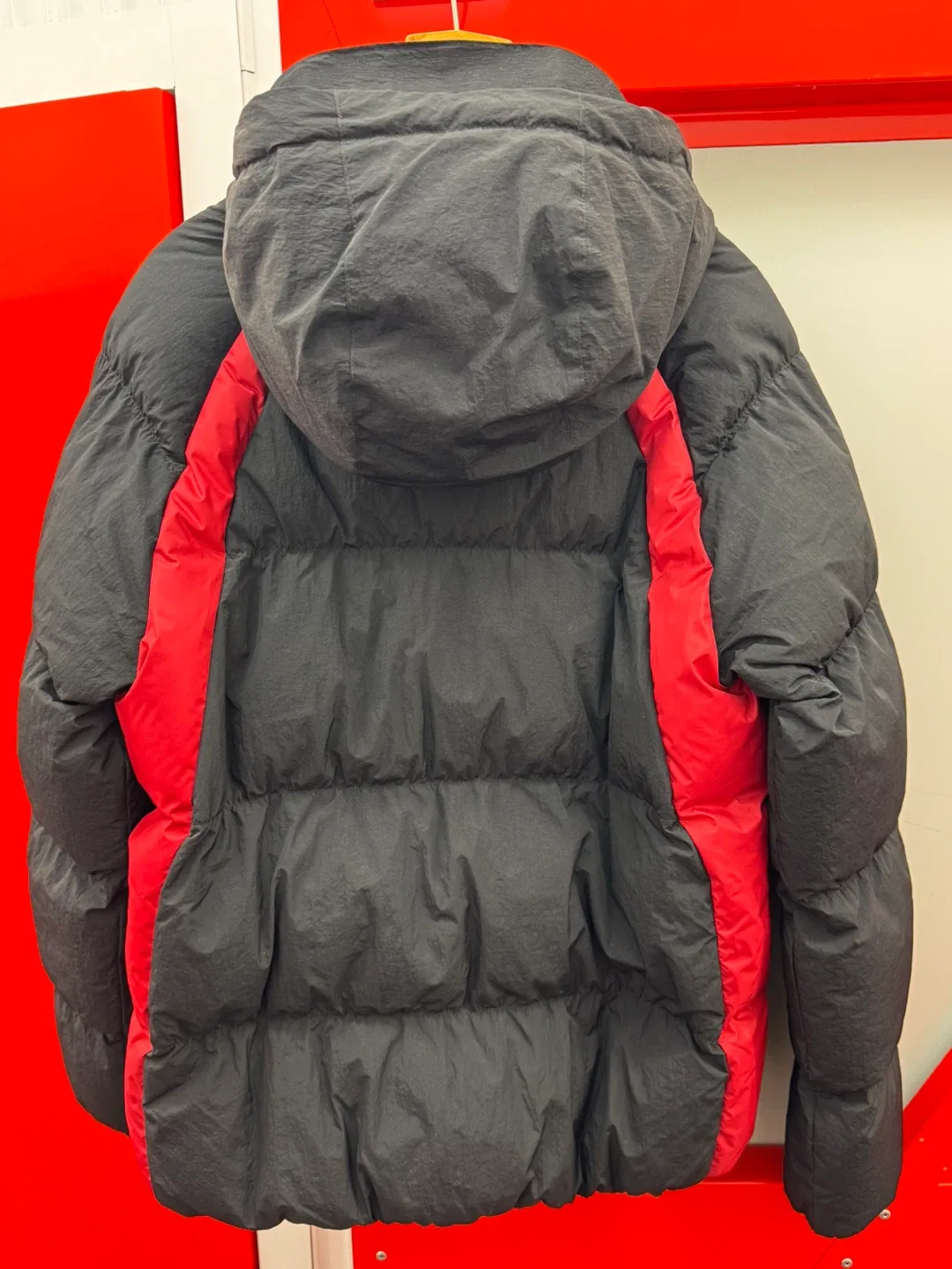Jordan Puffer Jacket Black and Red image indicator(3)