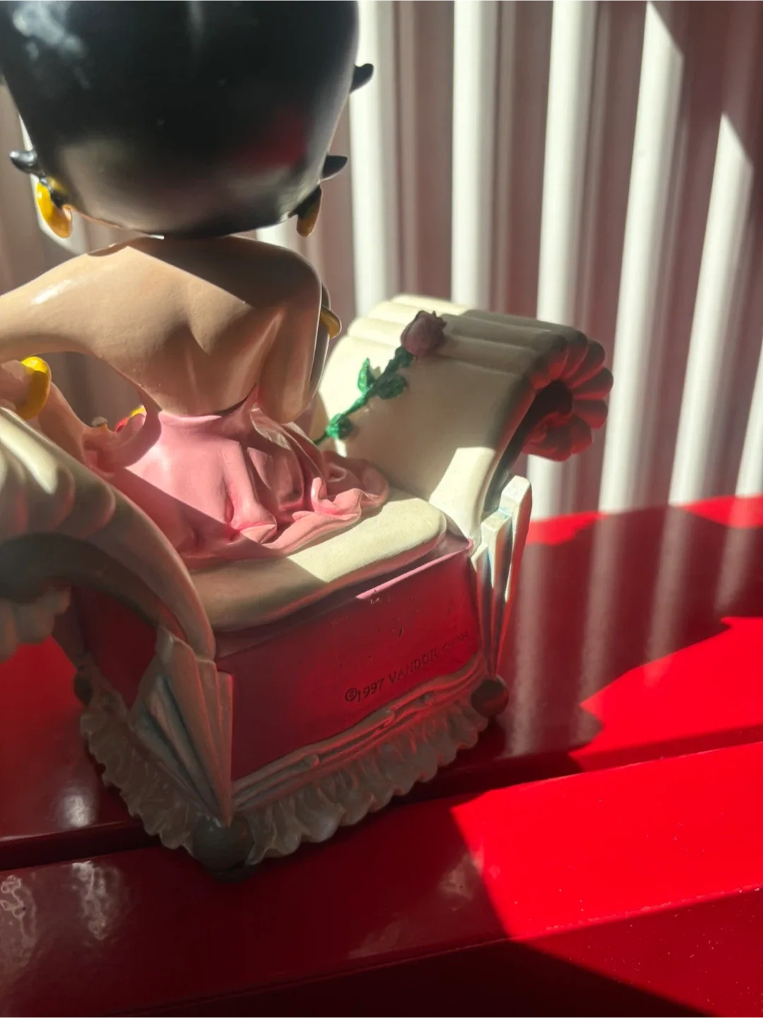 Betty Boop Figurine by Vandor image indicator(3)