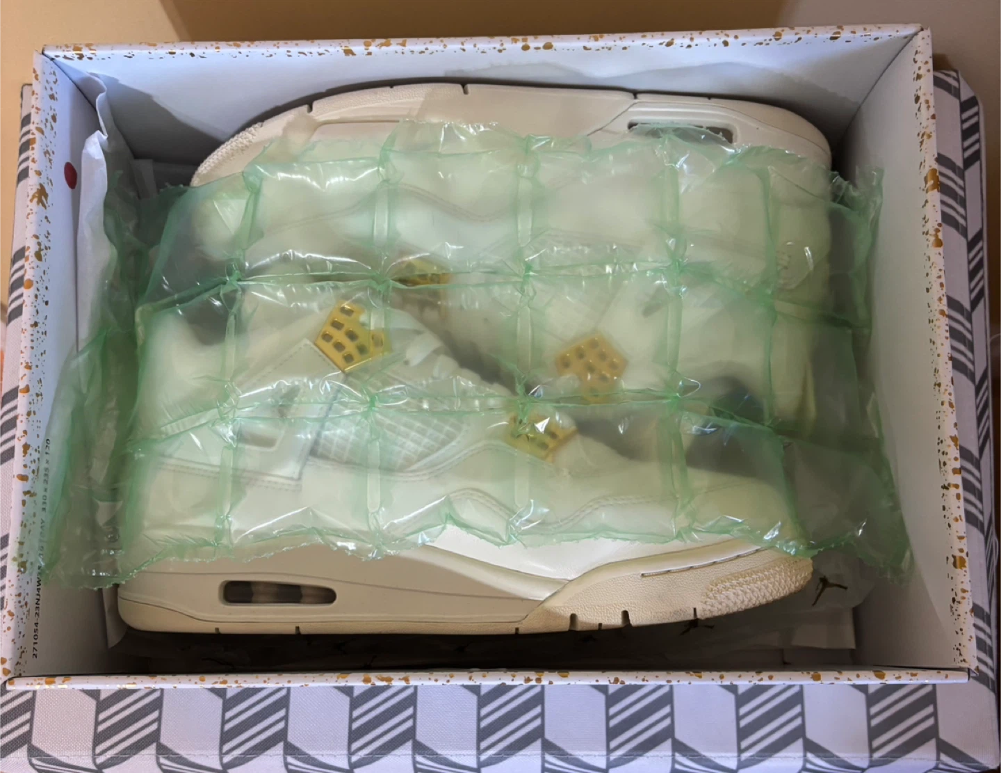 Jordan 4 Retro “Metallic Gold” (BRAND NEW)