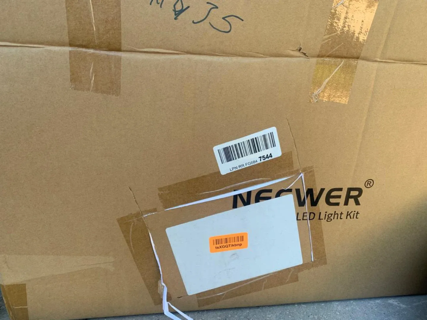 NEEWER RGB660 PRO II LED Video Light Kit - New! image indicator(5)