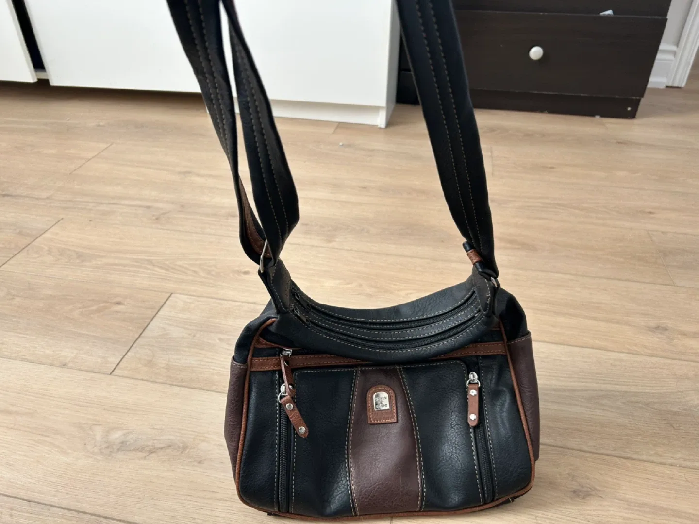 Charm & Shape Black/Brown Crossbody Bag image indicator(3)