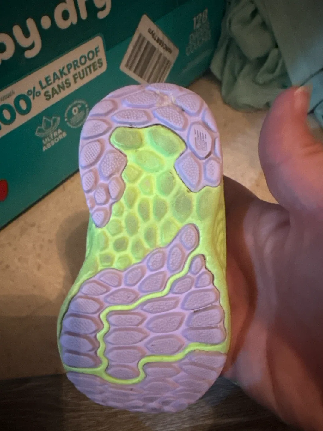 New Balance Kids' Shoes - Size 4 image indicator(3)