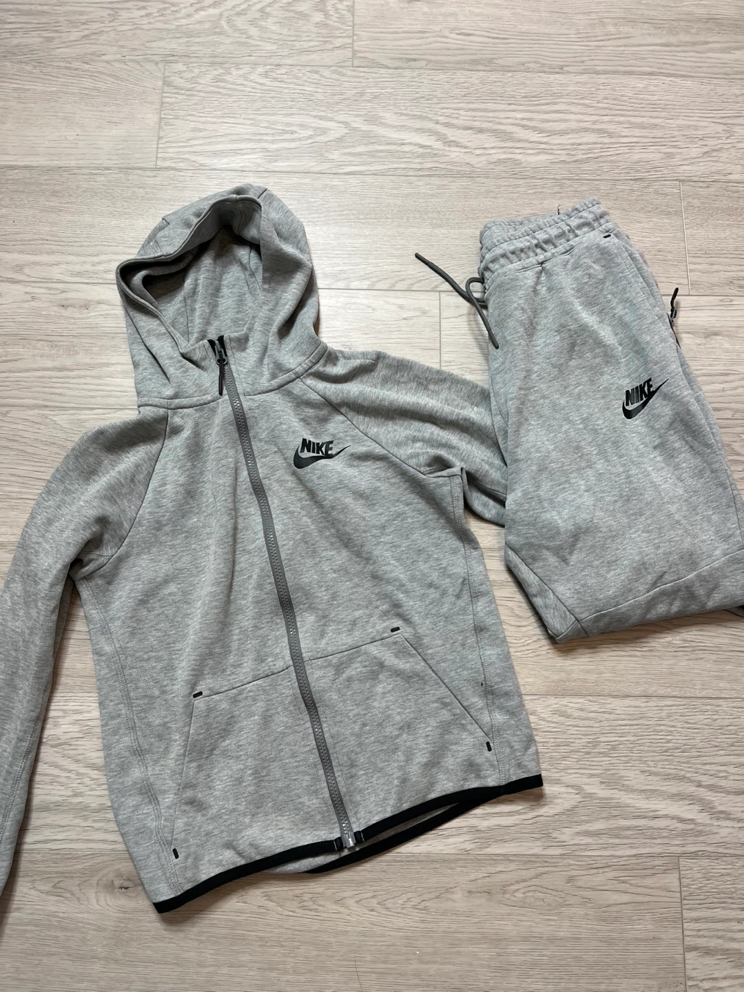 Kids Nike Tech Fleece Grey Tracksuit