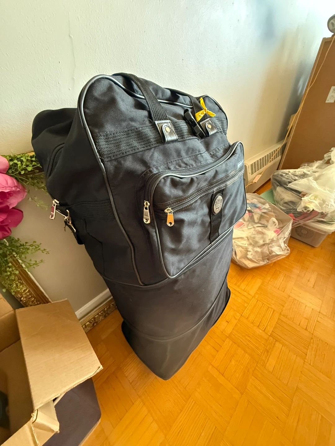 HEYS Rolling Garment Bag - Black - photo 2