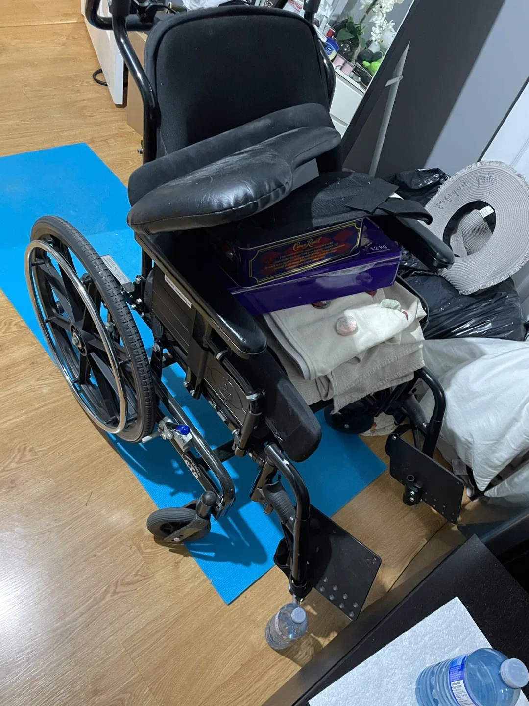 High Quality Wheelchair For Sale image indicator(5)