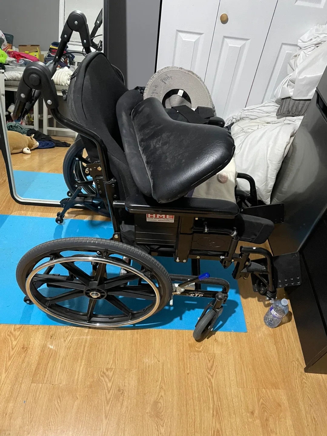 High Quality Wheelchair For Sale image indicator(4)