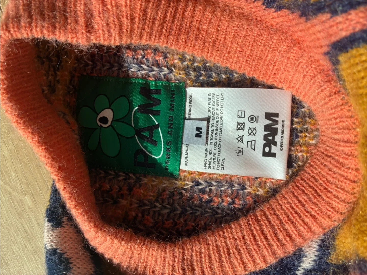 Wool Sweater - Size M image indicator(2)