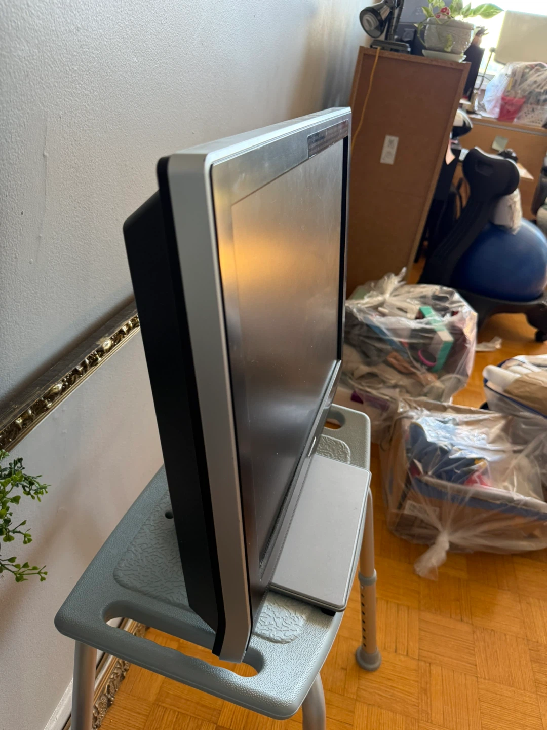 Toshiba TV - photo 2