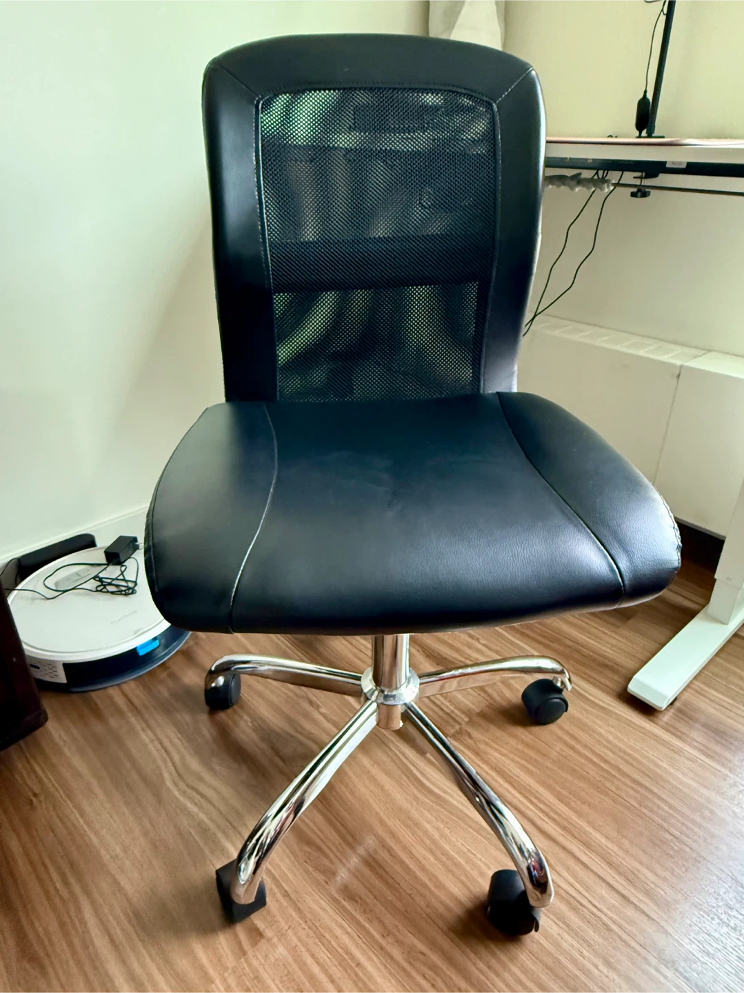 Office Chair (Like New) - photo 2