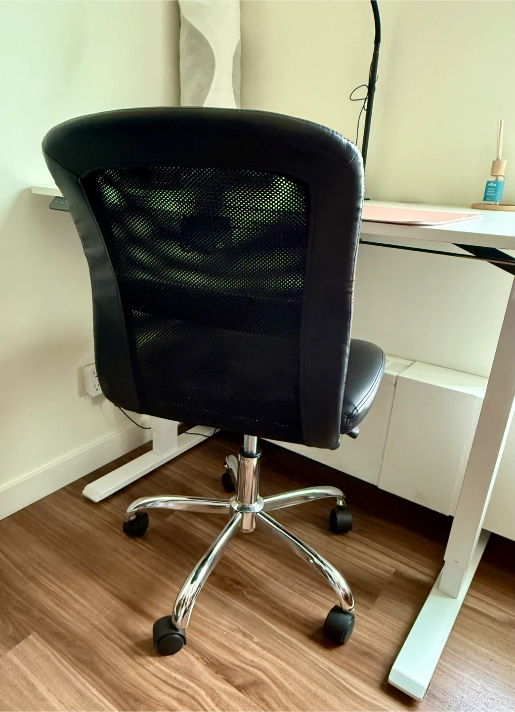 Office Chair (Like New) - photo 3