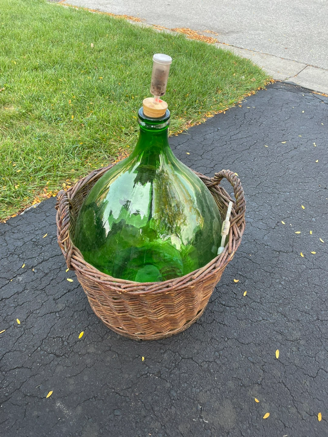Large Demijohn Glass Bottle with Wicker Basket - photo 4