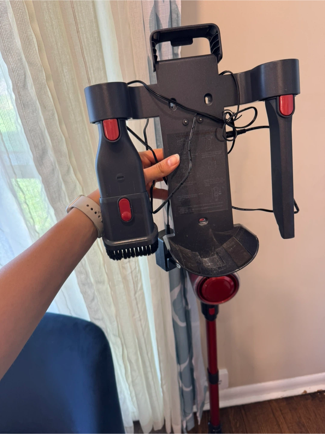 Buture Cordless Vacuum Cleaner - Red & Black - photo 2