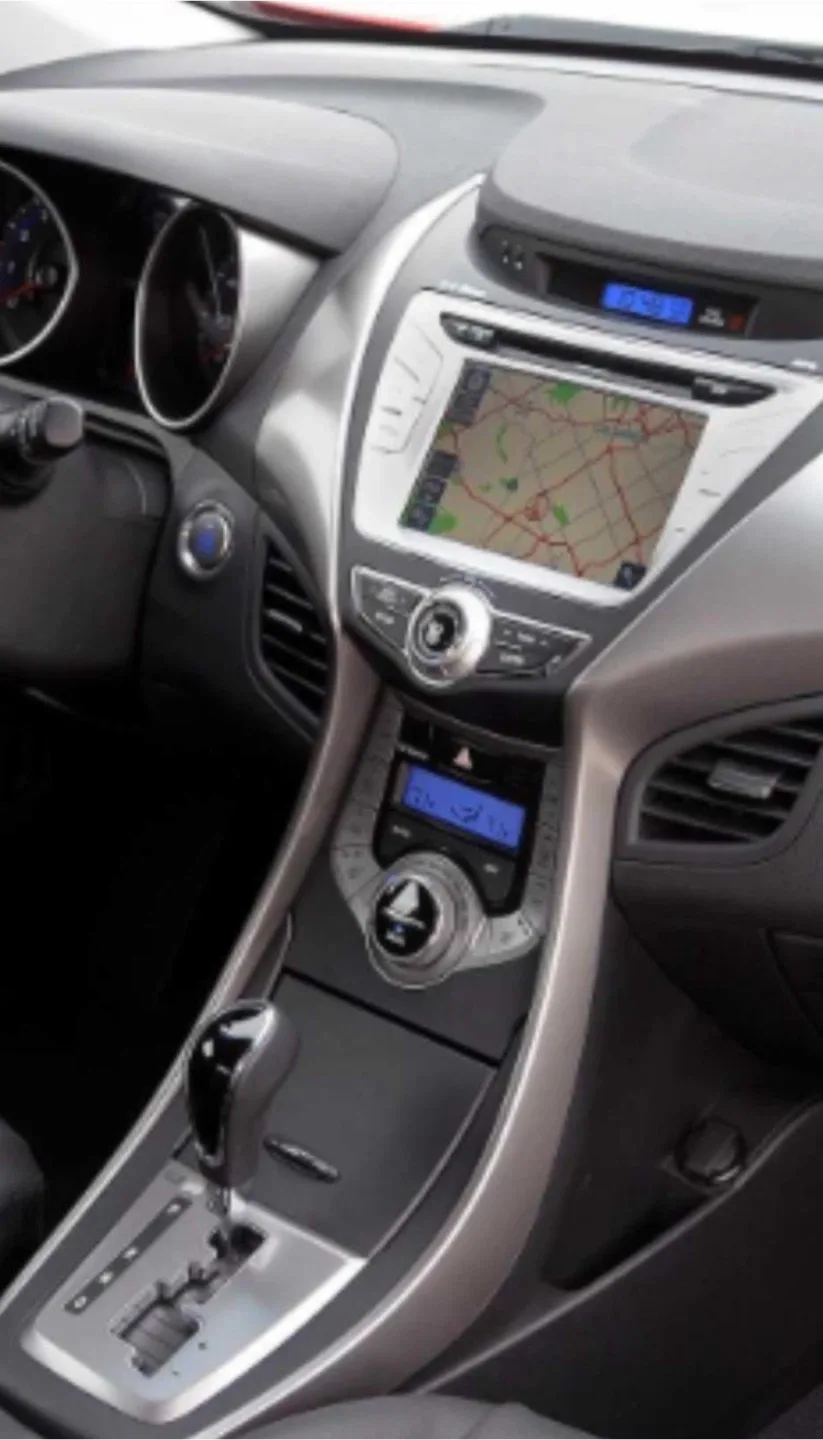 2013 Hyundai Elantra LIMITED edition- White Sedan image indicator(5)