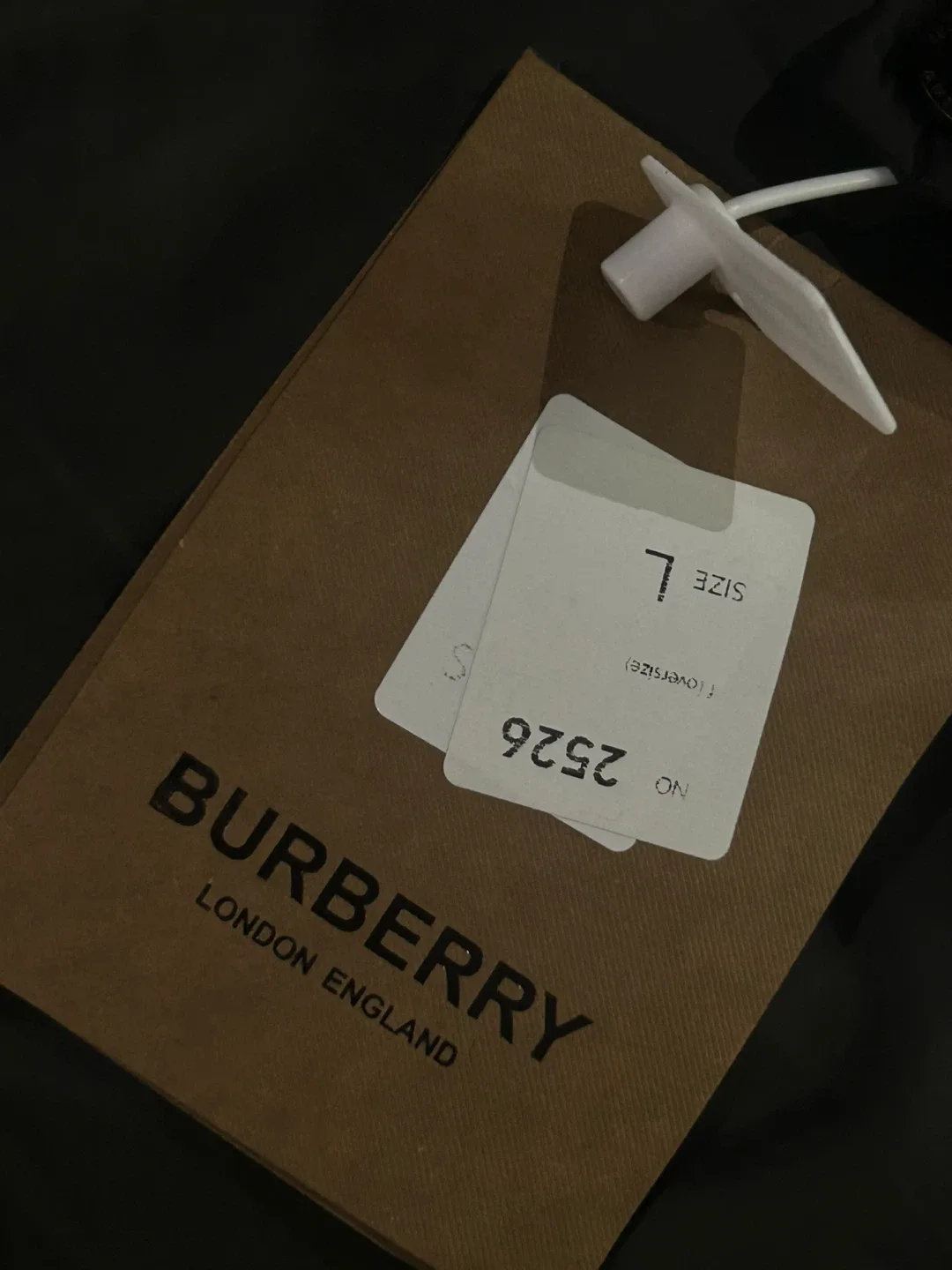 Burberry Black Puffer Jacket - Size L image indicator(4)