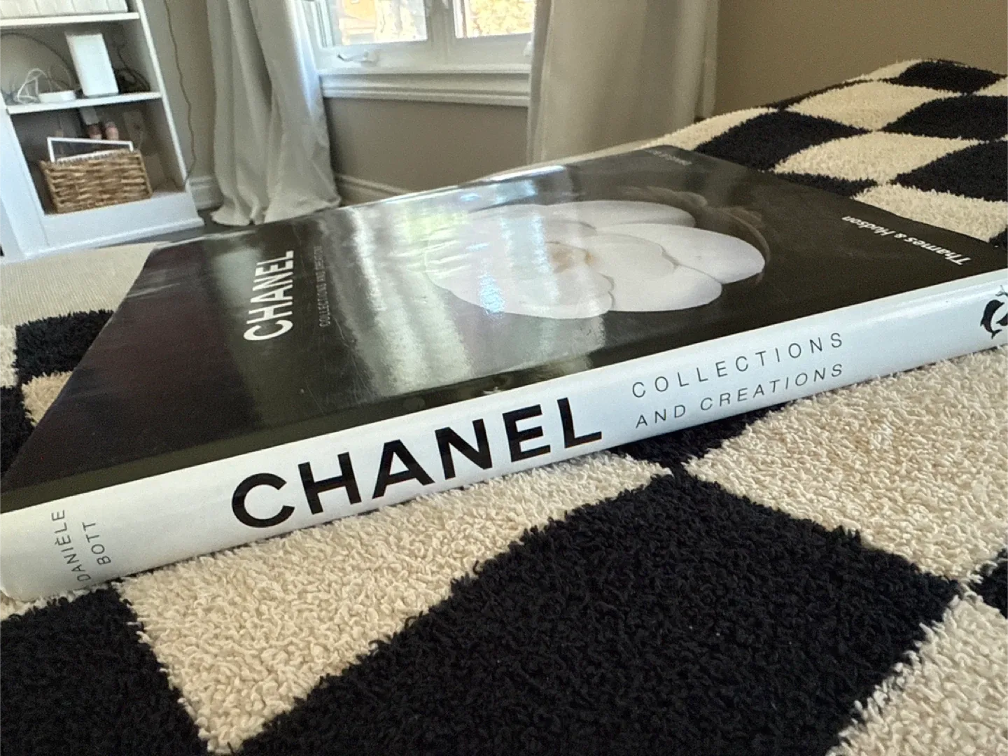Chanel Collections and Creations Book image indicator(3)