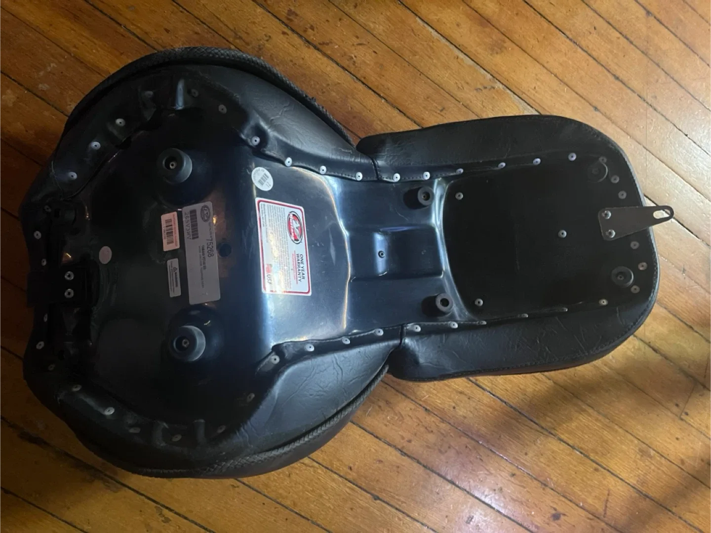 Mustang Yamaha V Star 650 Wide Vintage Touring Seat image indicator(3)