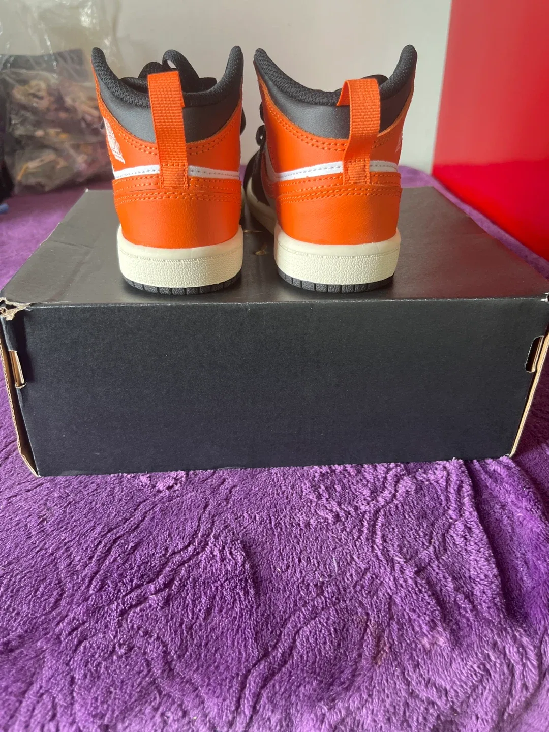Jordan 1 Mid (PS) Size 10.5C image indicator(6)