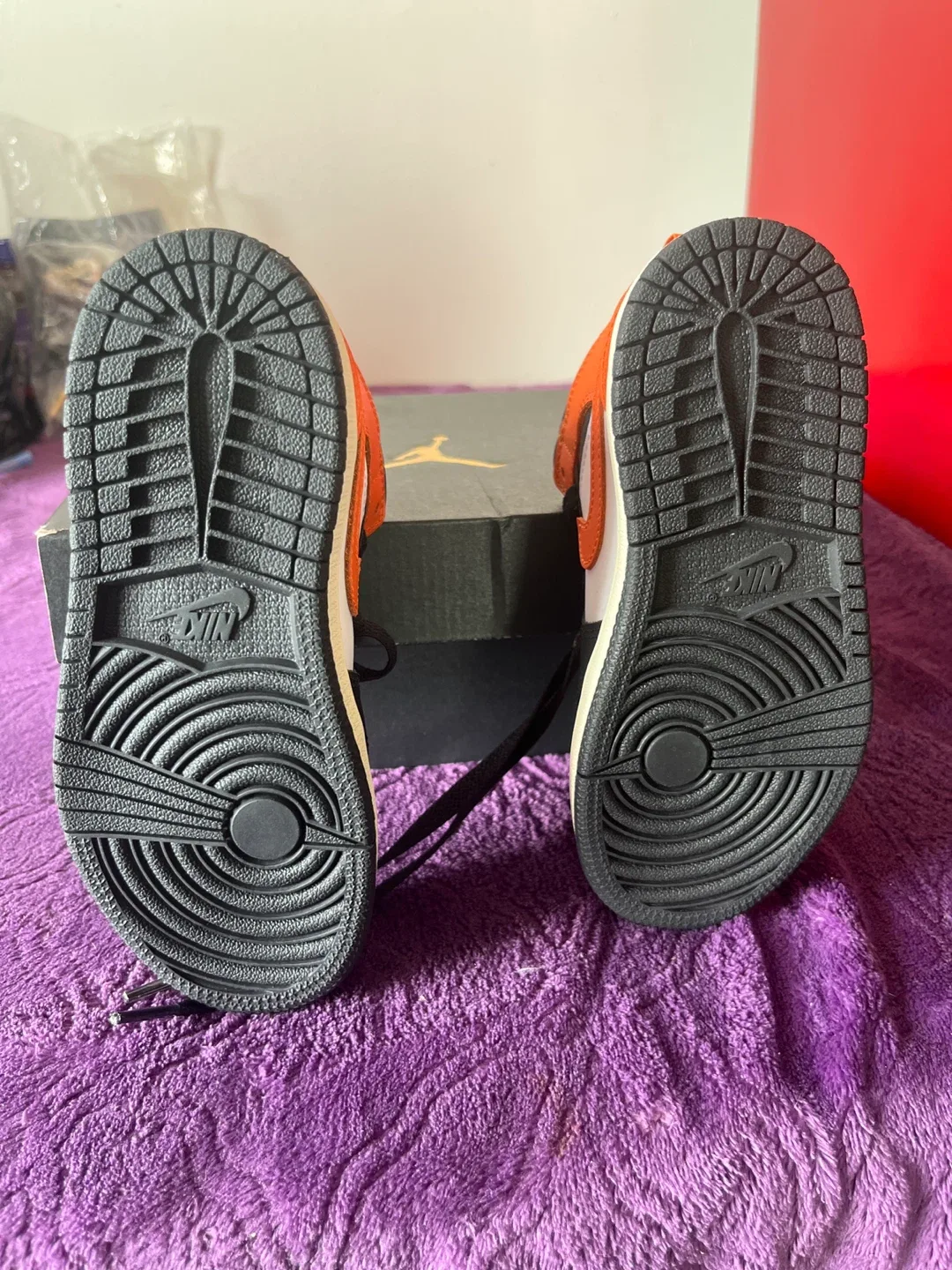 Jordan 1 Mid (PS) Size 10.5C image indicator(8)