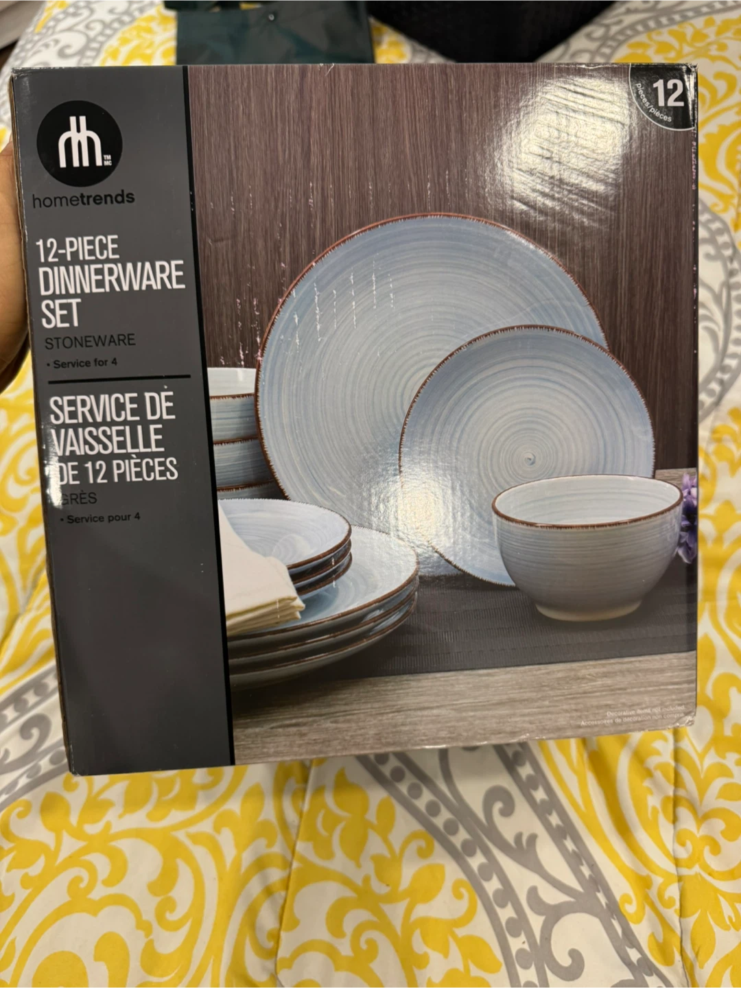 12-Piece Dinnerware Set NEW