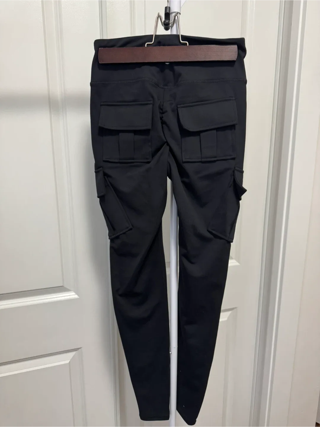 Halara Cargo Pocket Leggings - Size S image indicator(4)