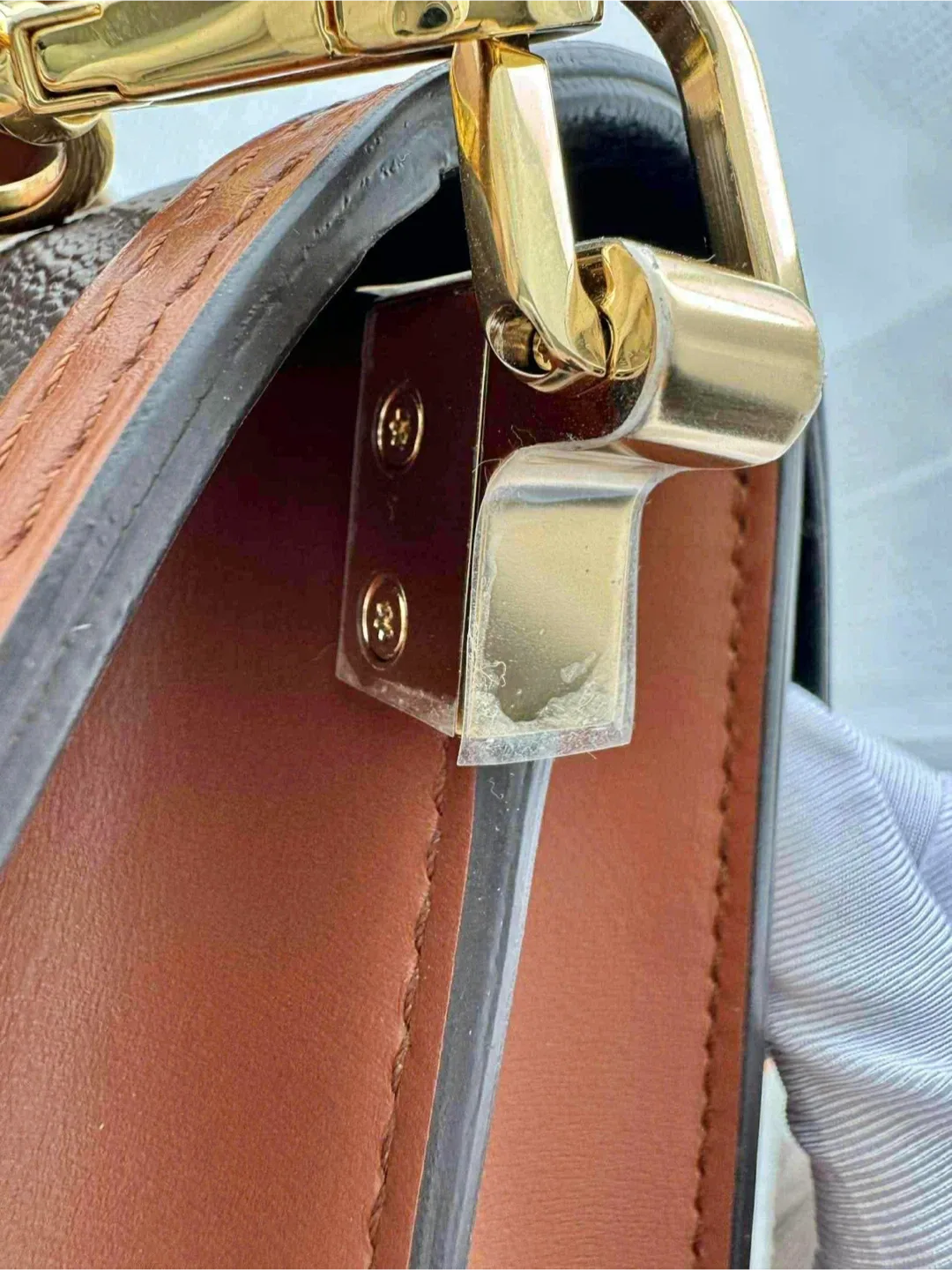 LV Mini Dauphine image indicator(5)