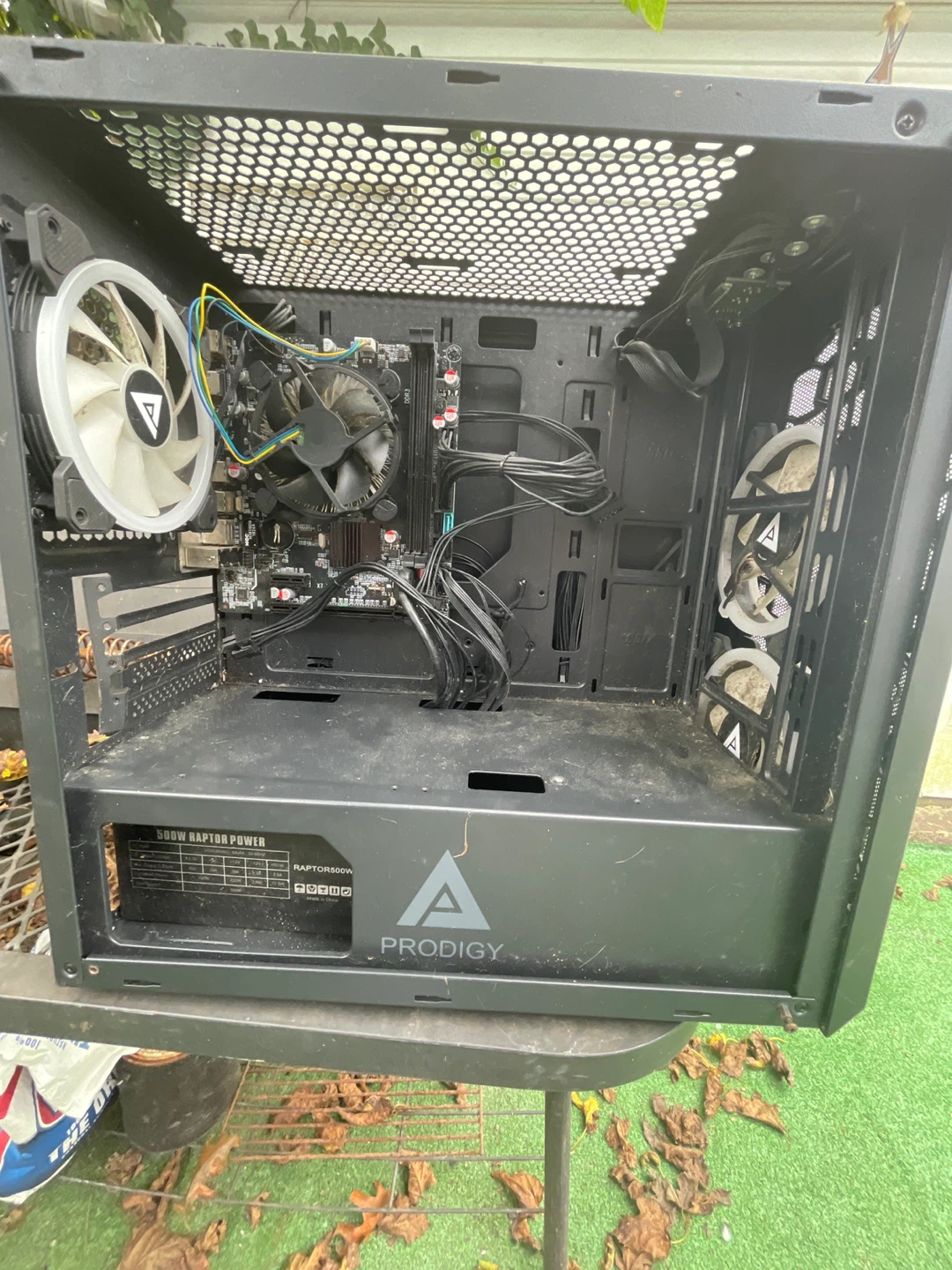 Custom PC Tower for parts  idk what missing or what it has