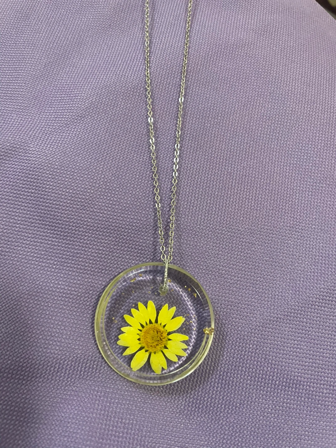 Handmade Resin Flower Pendant Necklace - photo 2