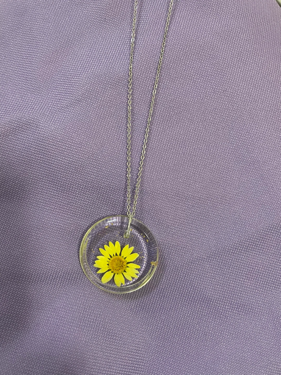 Handmade Resin Flower Pendant Necklace