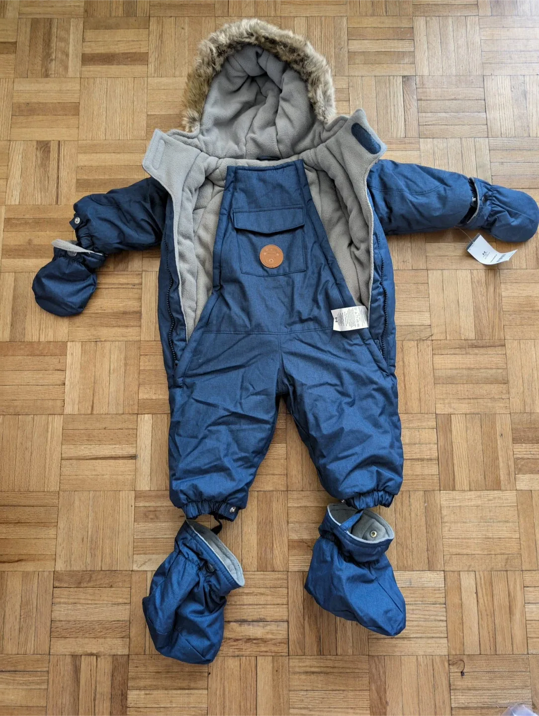 OshKosh B'gosh Snowsuit 6-9M thumbnail