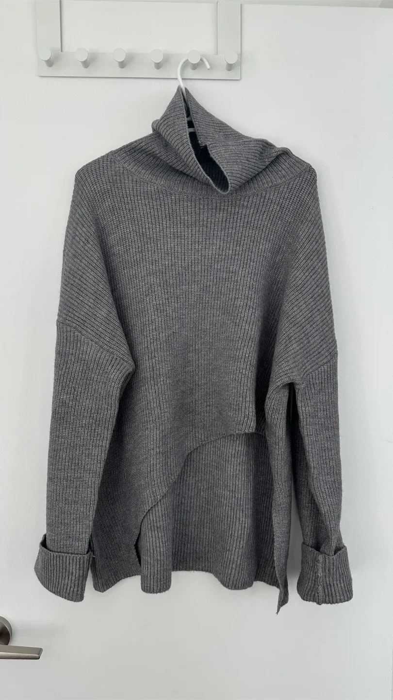 Last Call - Wool Blend Grey Sweater image indicator(2)