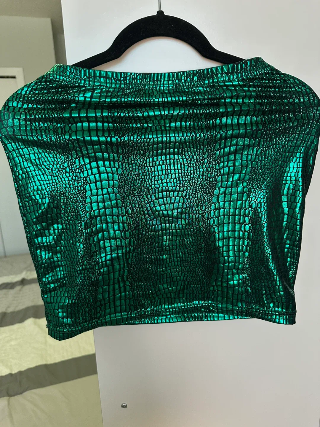 Shein Green Croc Print Crop Top - Size S image indicator(2)