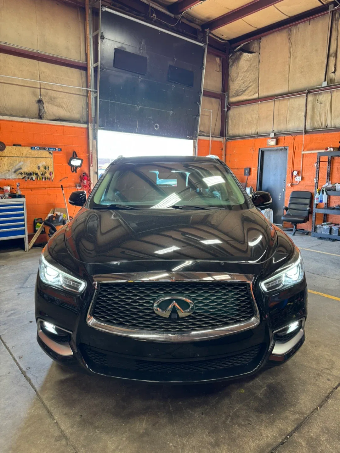 2016 Infiniti QX60 · 3.5 Sport Utility 4D thumbnail