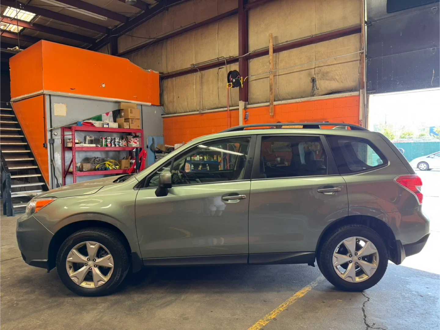 2016 Subaru Forester · 2.5i Premium Sport Utility 4D image indicator(4)