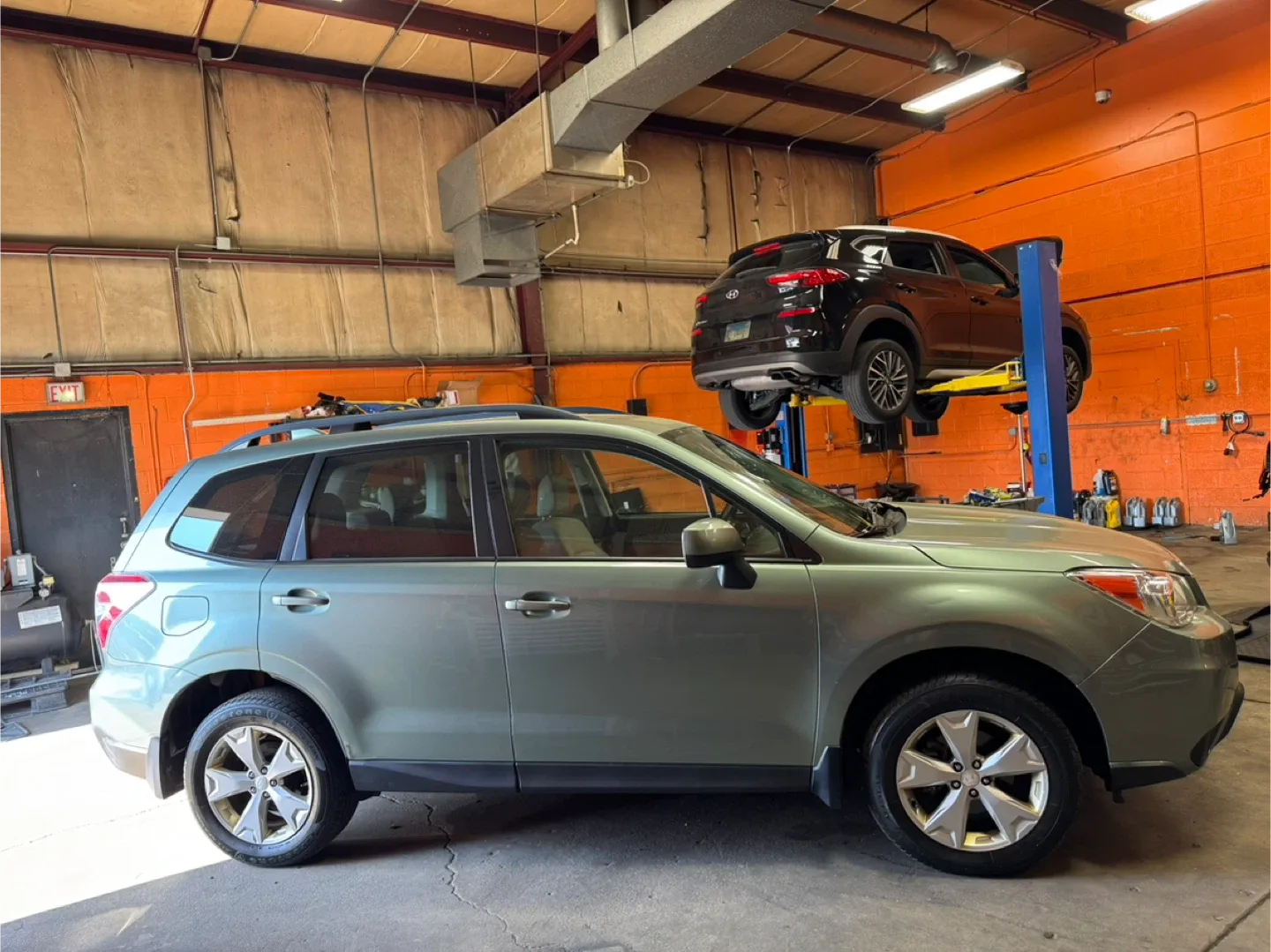 2016 Subaru Forester · 2.5i Premium Sport Utility 4D image indicator(2)