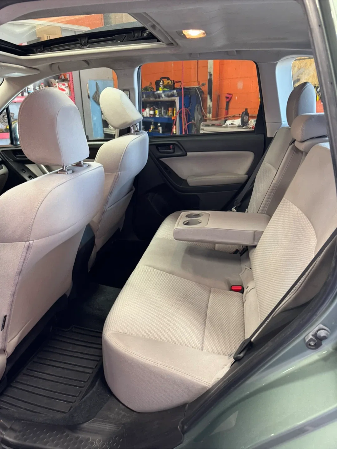 2016 Subaru Forester · 2.5i Premium Sport Utility 4D image indicator(6)