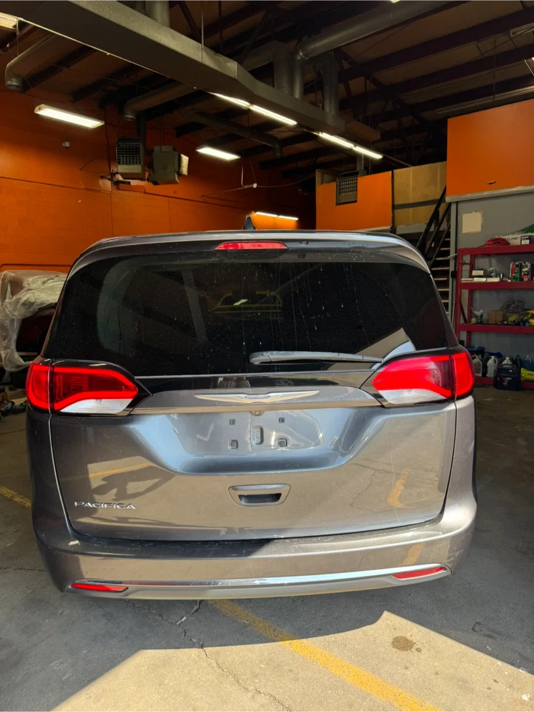 2017 Chrysler Pacifica · Touring Plus Minivan 4D image indicator(3)