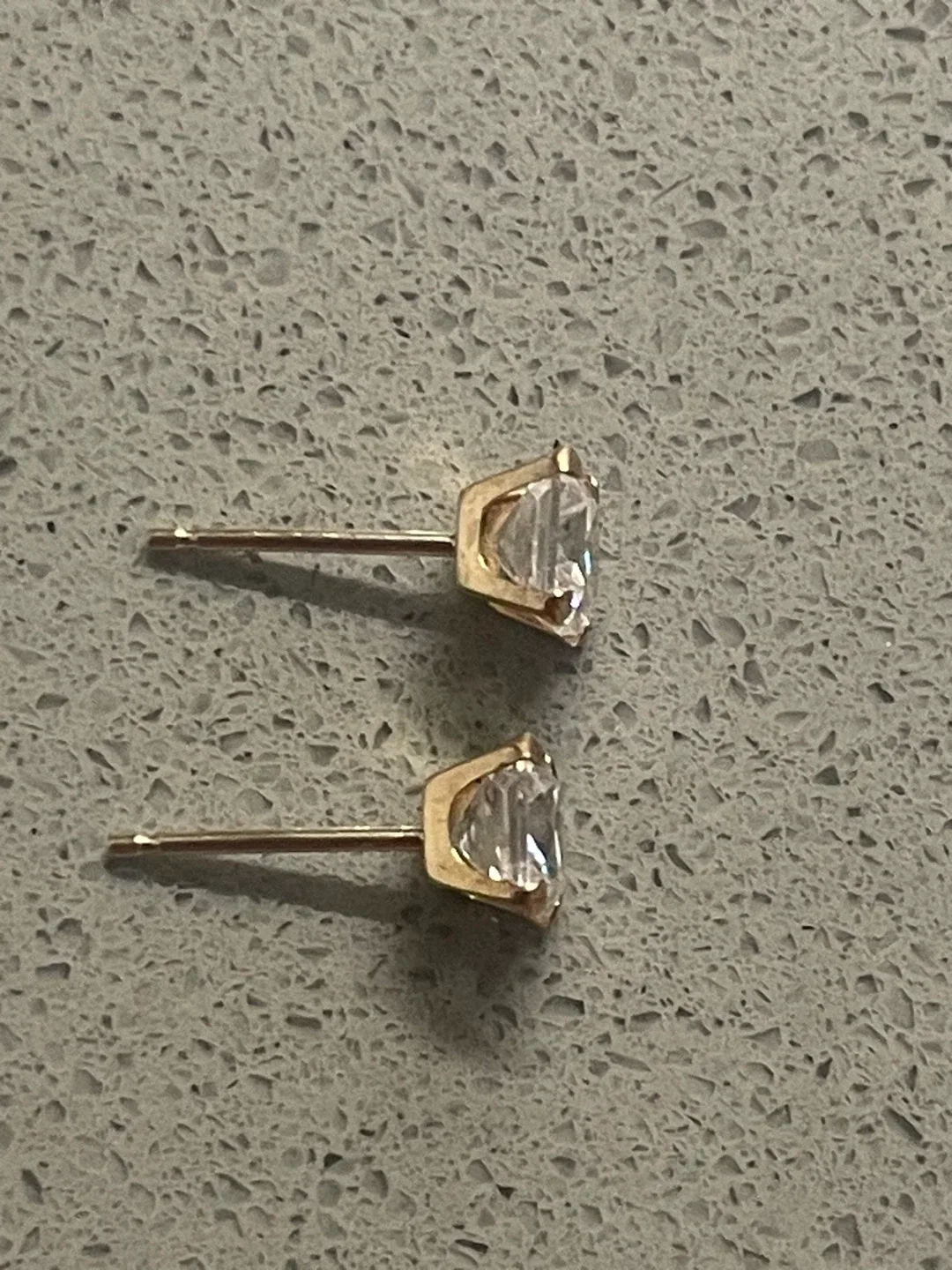 NEW! 10k Gold Earrings image indicator(3)