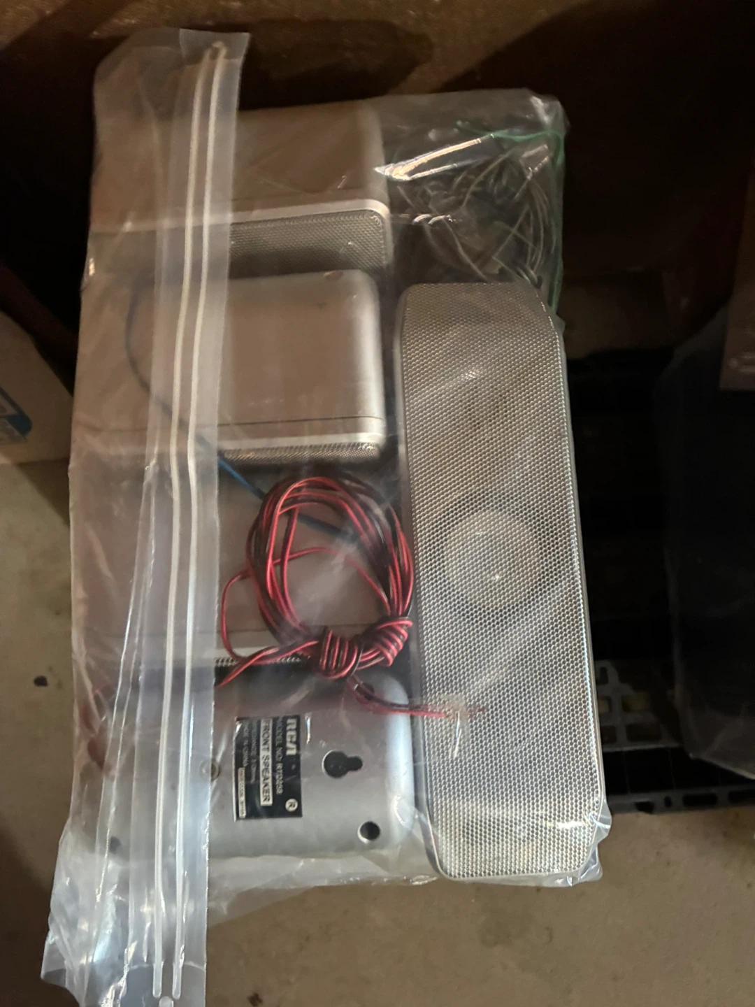 RCA RTD258 Speaker System - photo 2