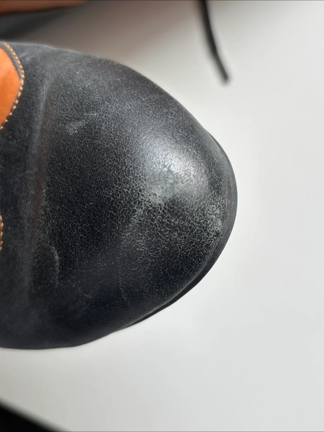 Browns Black & Tan Leather Oxfords - Size 8.5 image indicator(8)