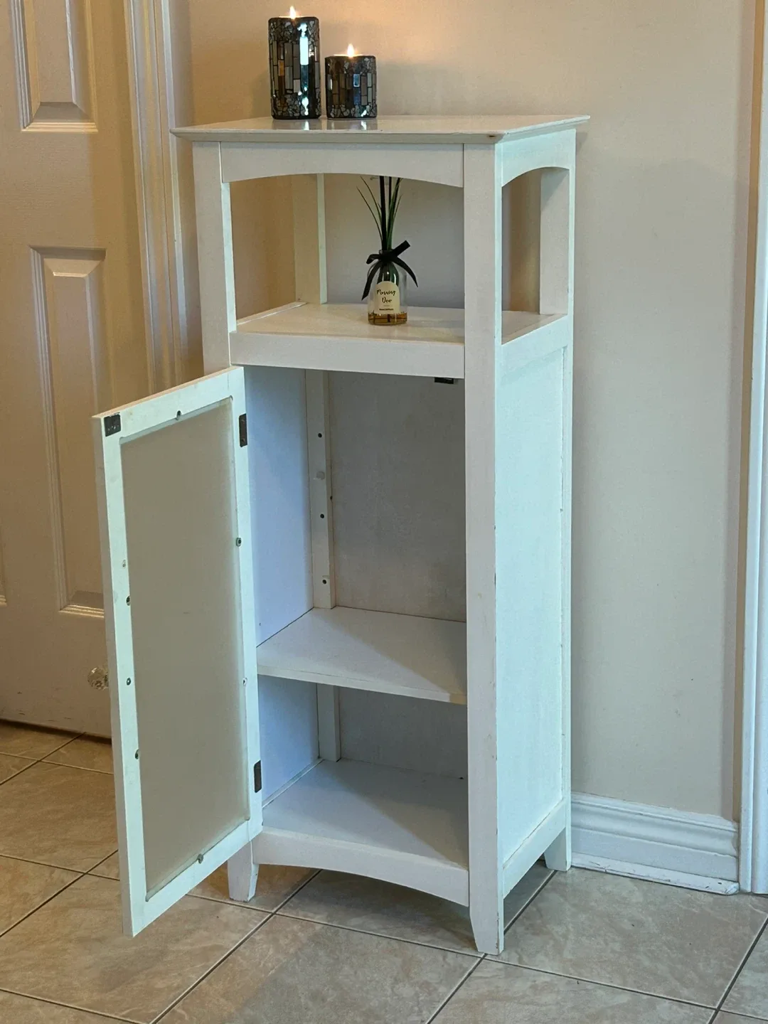 White Cabinet with Glass Door image indicator(2)