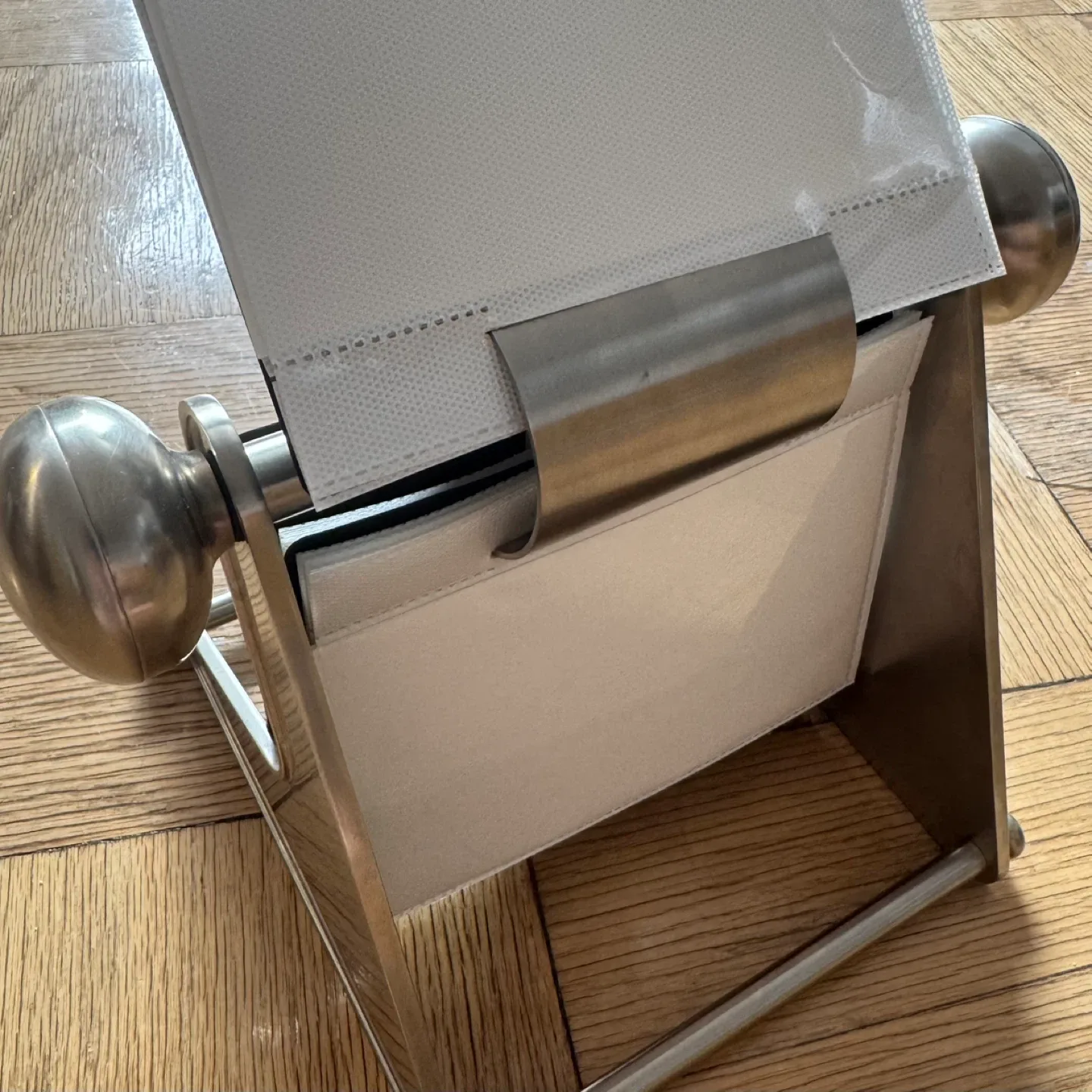 Pottery Barn Heavy Silver Tabletop Photo Holder image indicator(2)