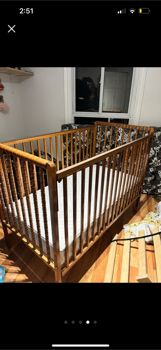 Wooden Baby Crib image indicator(2)