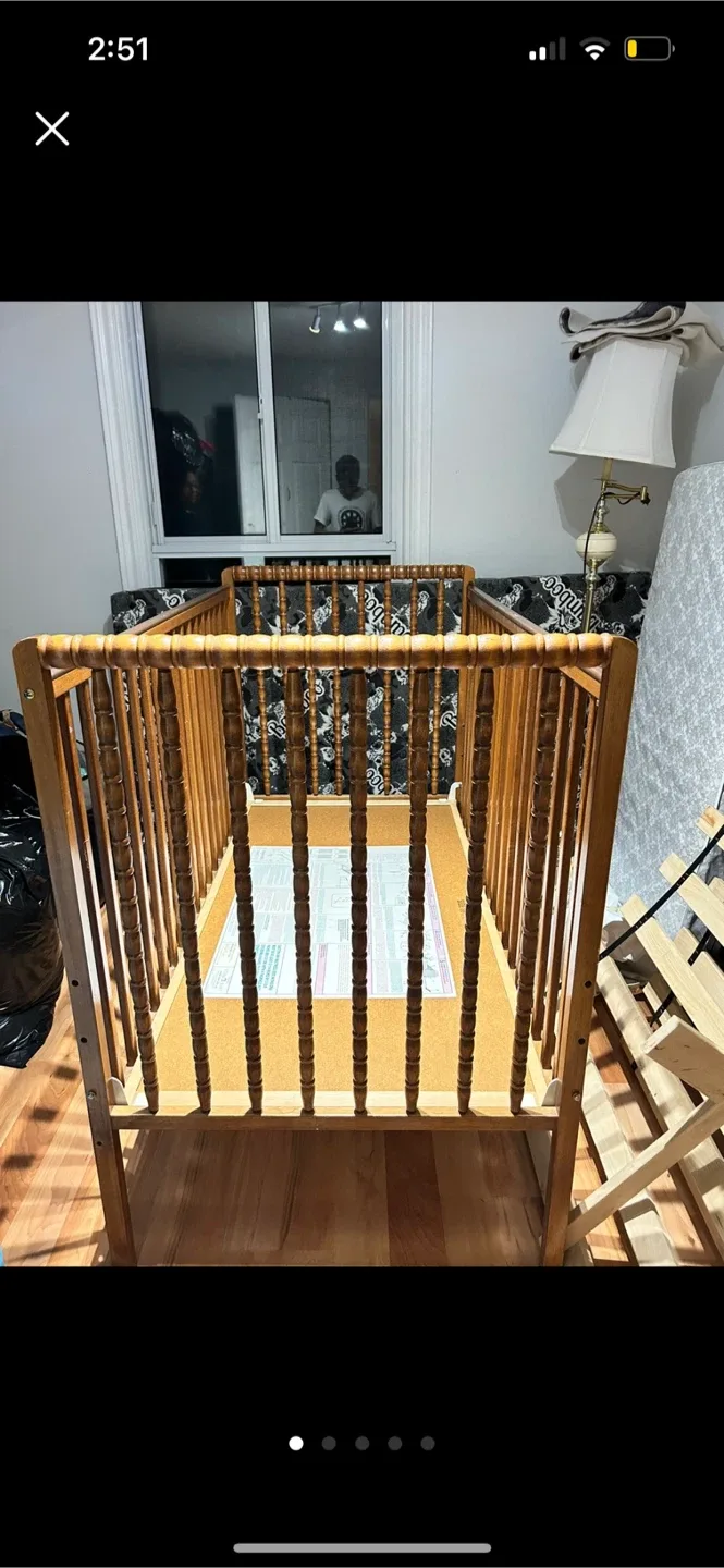 Wooden Baby Crib image indicator(5)