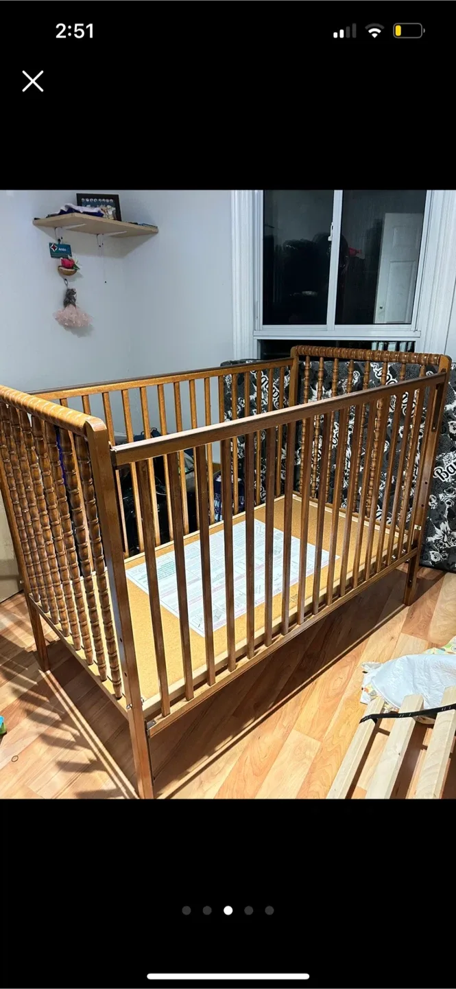 Wooden Baby Crib image indicator(3)