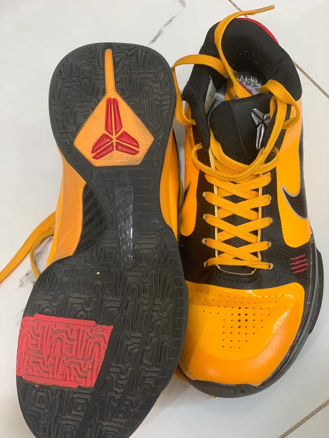 Nike Kobe Venomenon 4 Basketball Shoes - Size 9.5 image indicator(3)